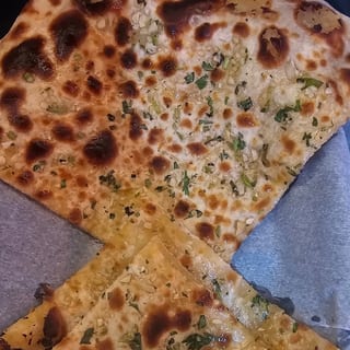 Garlic Cheese Naan